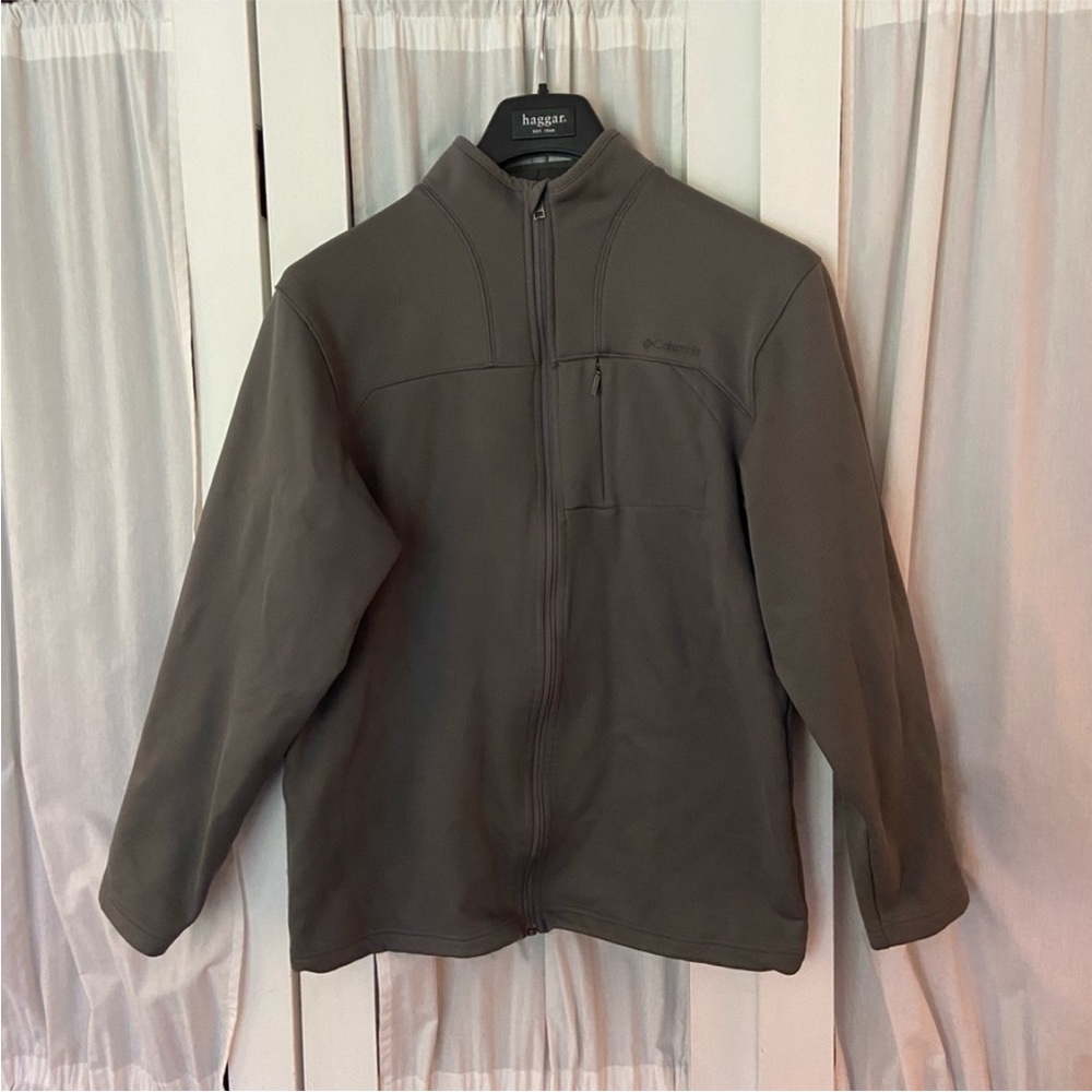 Mens softshell Columbia jacket